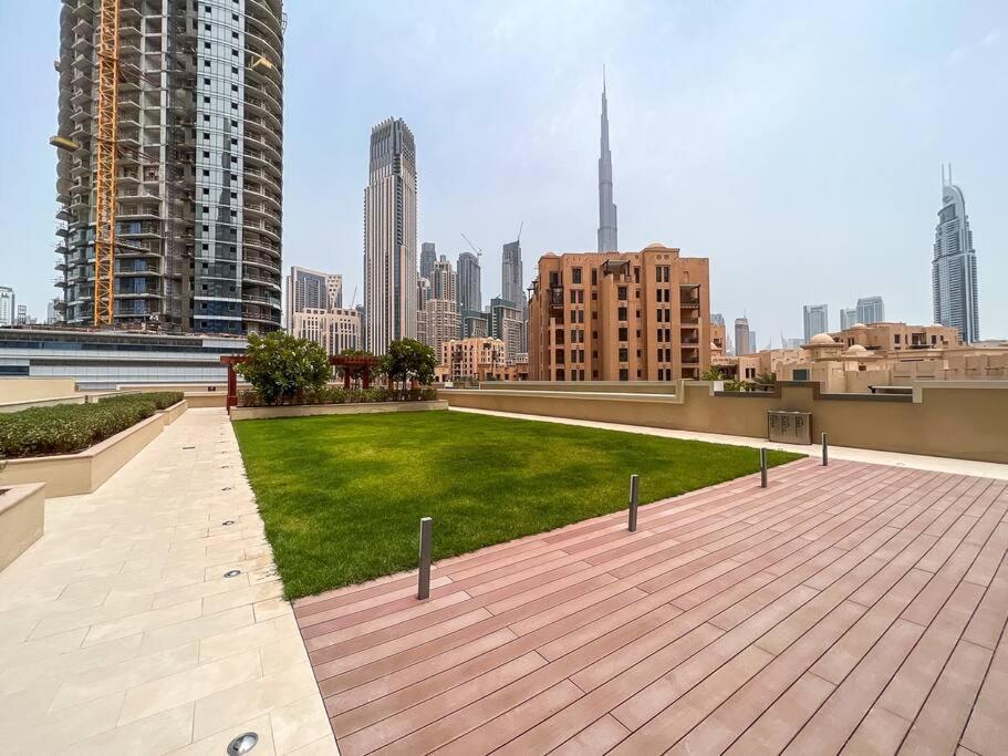 Appartamento Vogue Downtown - Bellevue Towers Dubai Esterno foto