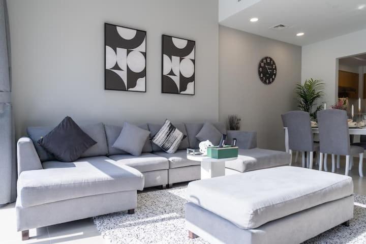 Appartamento Vogue Downtown - Bellevue Towers Dubai Esterno foto