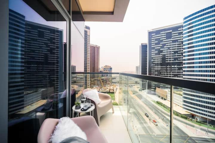 Appartamento Vogue Downtown - Bellevue Towers Dubai Esterno foto